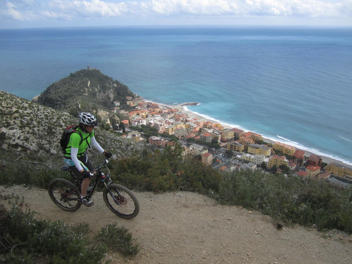 Hotel Rosita Finale Ligure Exteriér fotografie